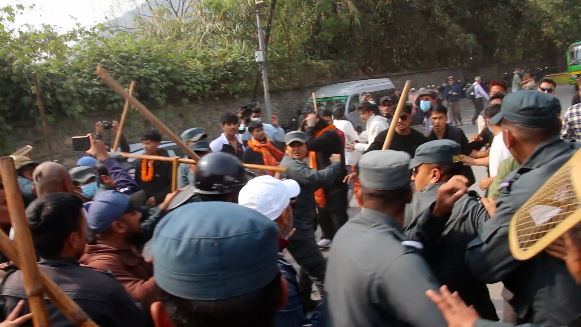 कोटीहोम विवादले पाेखराामा तनाव, महानगर भन्छ- यो ठाउँ कोटिहोमका लागि उपयुक्त छैन