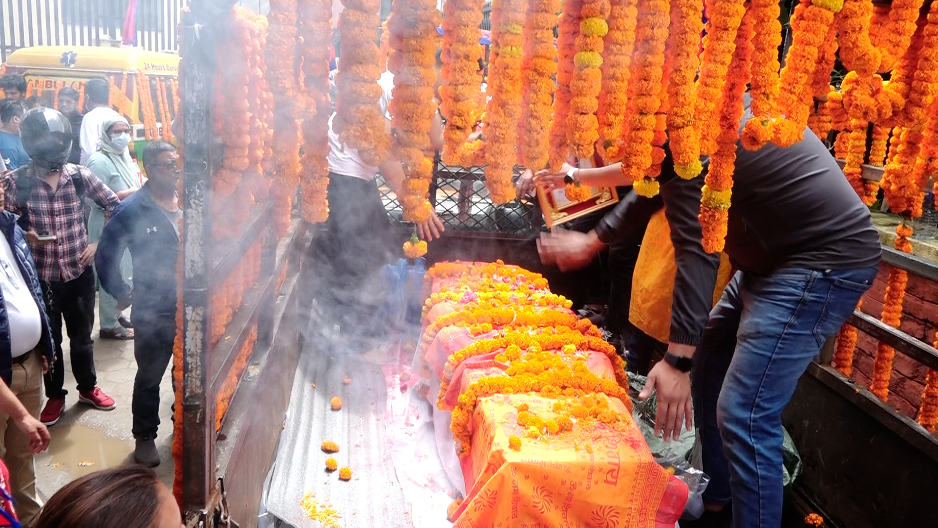 जेनजी आन्दोलनका सहिदहरूको नगरपरिक्रमापछि अन्तिम विदाई 