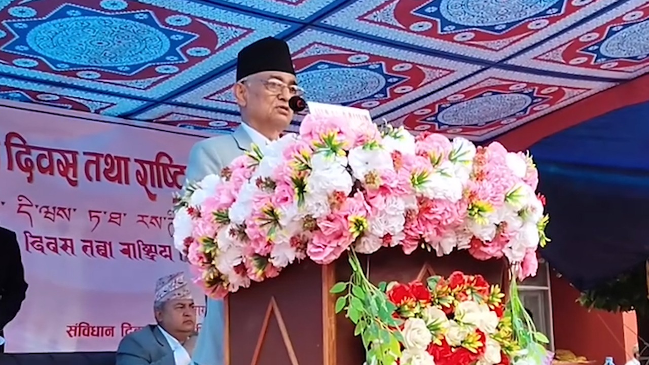 संविधानलाई दोष दिएर गल्ती गर्ने छुट कसैलाई छैन : देवकोटा