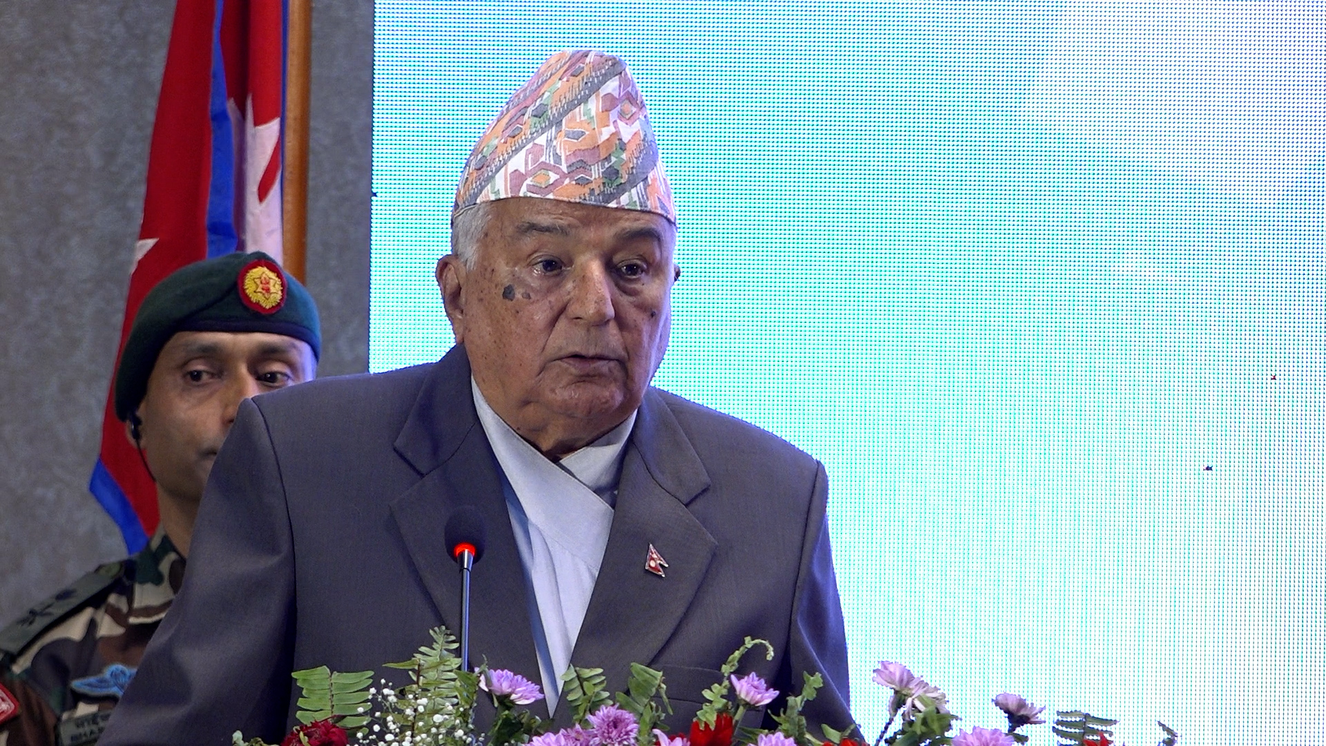 ‘युवालाई विदेश पलायनबाट रोक्न स्वदेशमै रोजगारीका कार्यक्रम तयार गर्नुपर्छ’