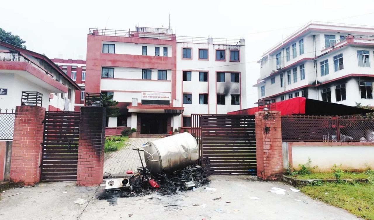 कार्यालय जलाइएपछि कर्णाली प्रदेश सरकारको भुक्तानी प्रणाली ठप्प  