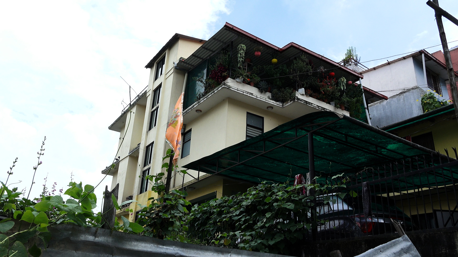 मुलुकको प्रधानमन्त्री नियुक्त हुँदापनि सुनसान छ कार्की निवास