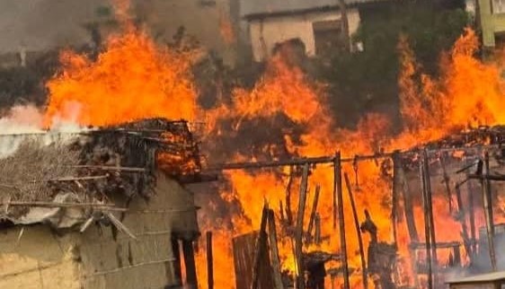 गरुडा आगलागी अपडेट : सात घर जले, १३ लाख २० हजारको क्षति