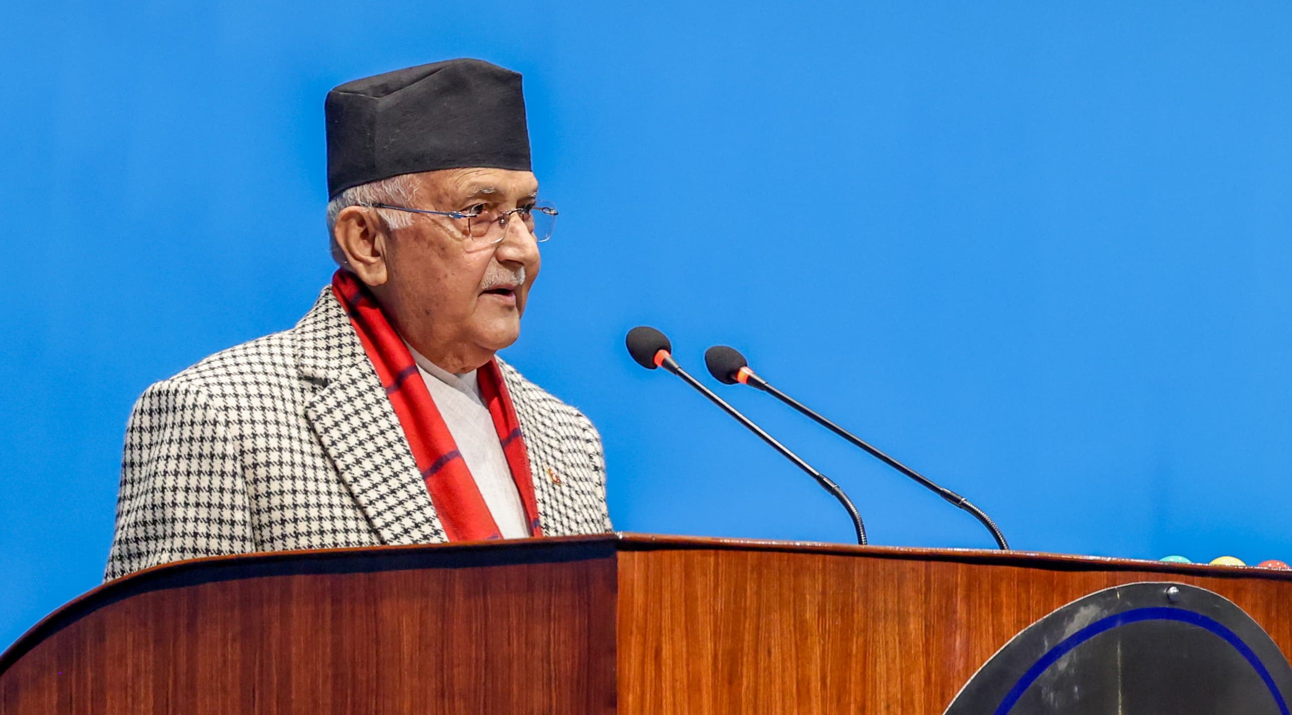 ‘ढलें ढलें’ गीत बजारमा आउँदैमा सरकार ढल्दैन : प्रधानमन्त्री