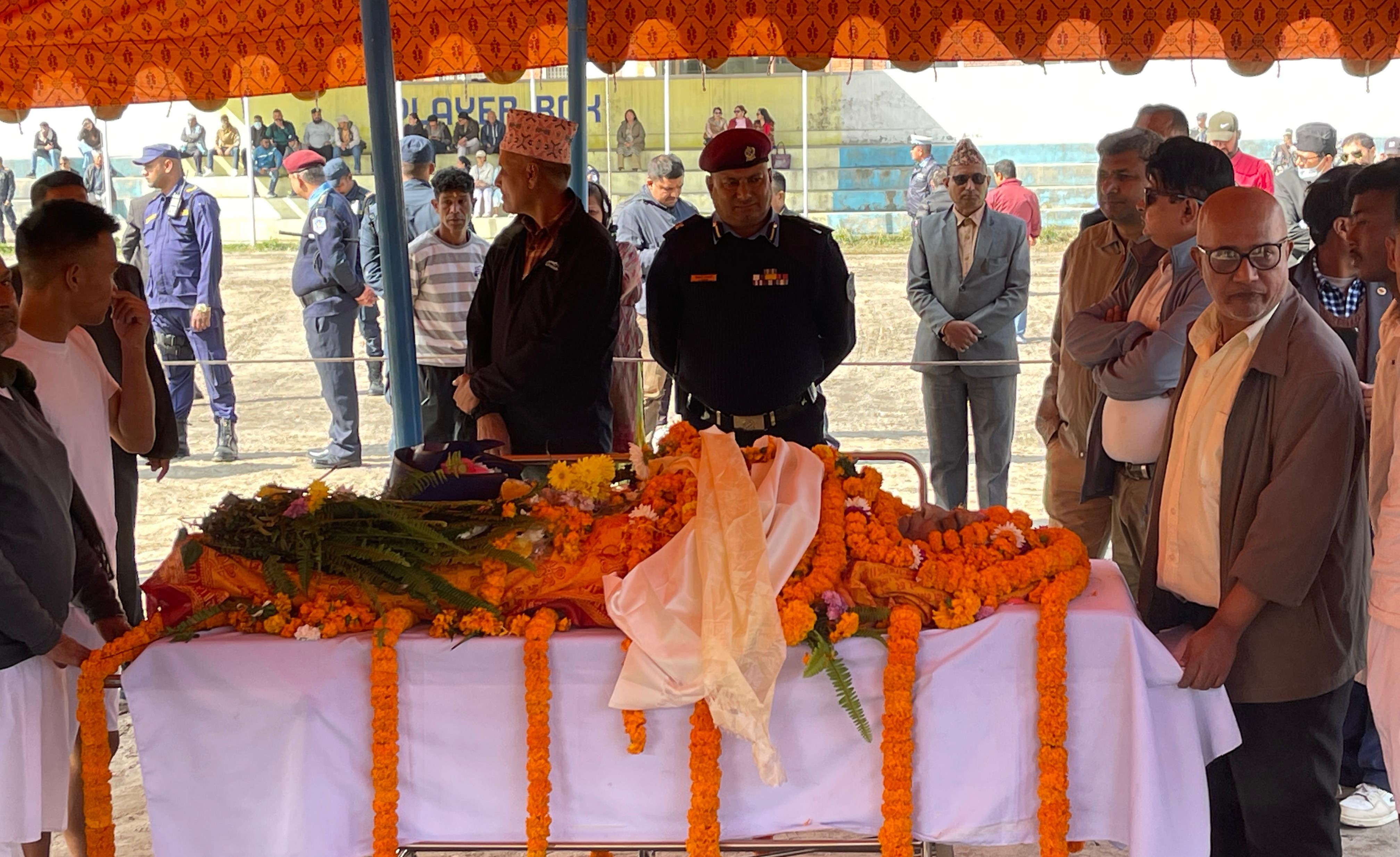 पूर्वसभामुख ढुंगानाको पार्थिव शरीर श्रद्धाञ्जलिका लागि सानो गौचरणमा ल्याइयाे