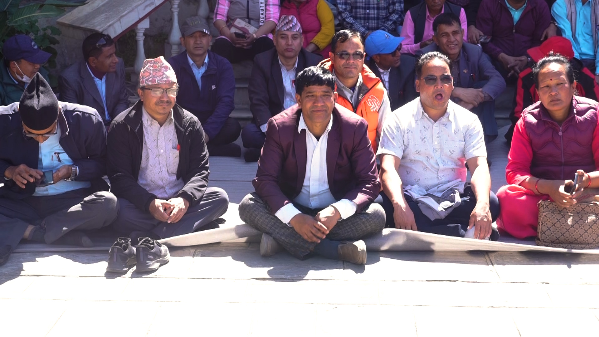पेरिसडाँडामा शिक्षकहरू दिए धर्ना