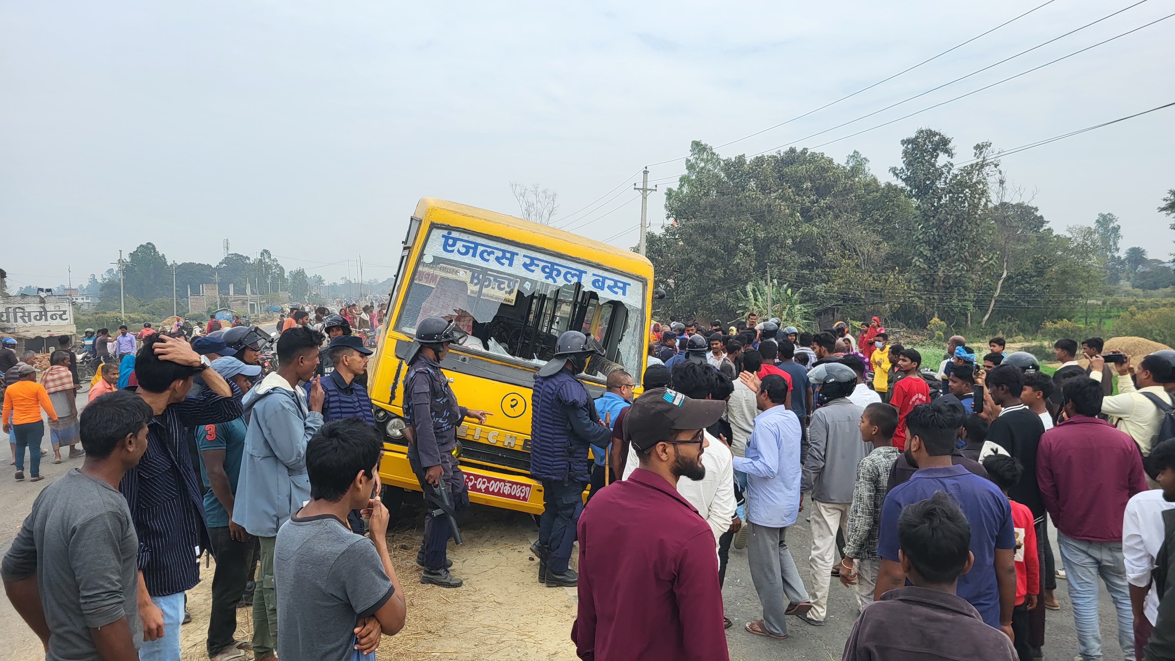 स्कुल बसको ठक्करबाट जनकपुरधाममा एक महिलाको मृत्यु, चार घाइते 