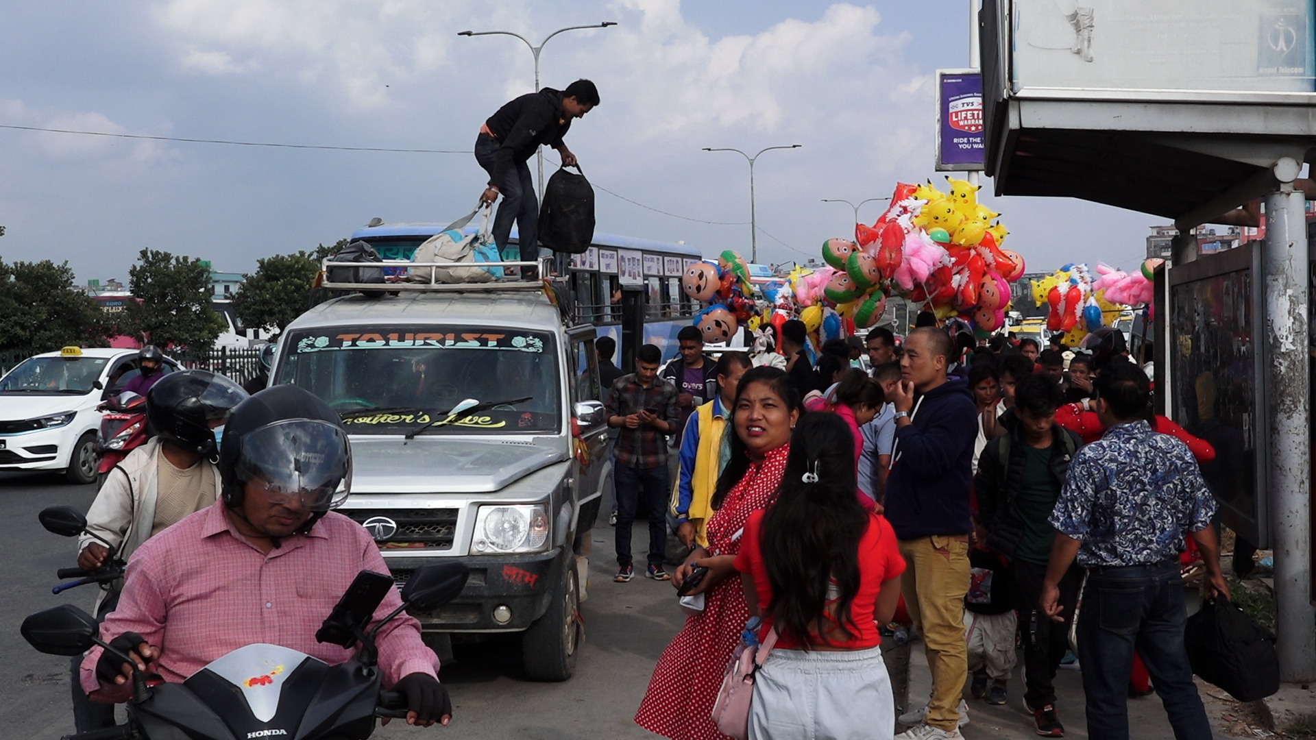 काठमाडौंमा देखिन थाल्यो चहलपाहल