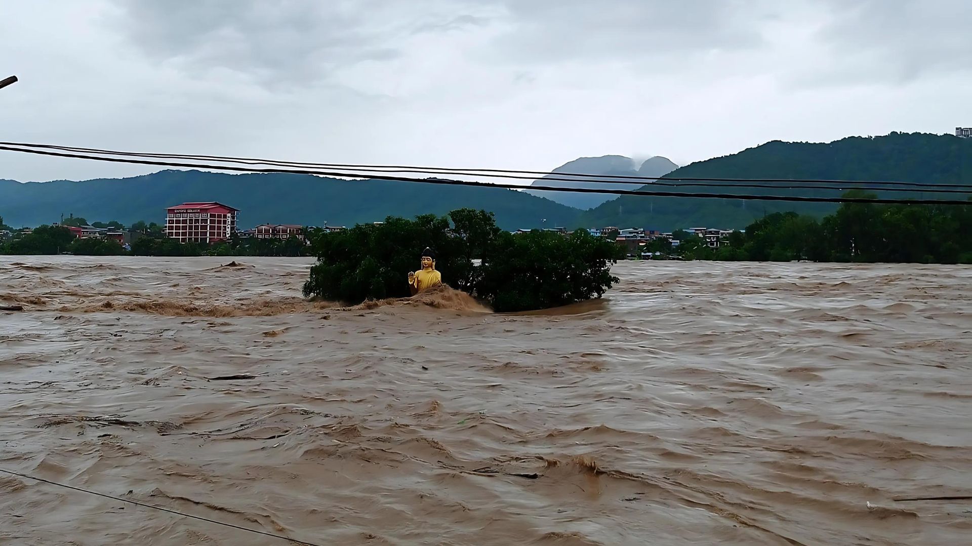 नारायणी नदीमा पानीको सतह हालसम्मकै उच्च, सतर्कता अपनाउन आग्रह