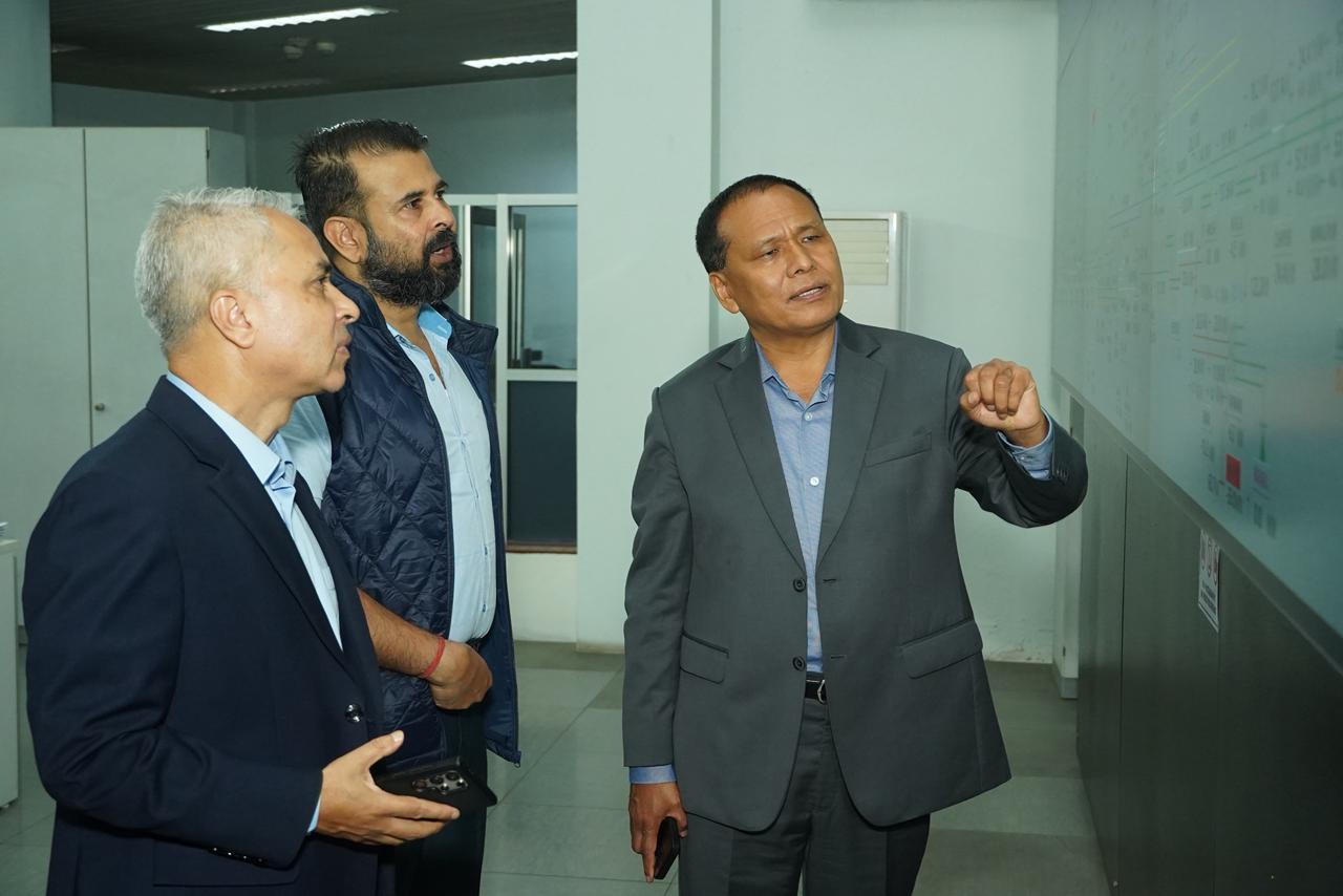 छिनछिनमा बत्ती जाने समस्या समाधान गर्न मन्त्री घिसिङको निर्देशन