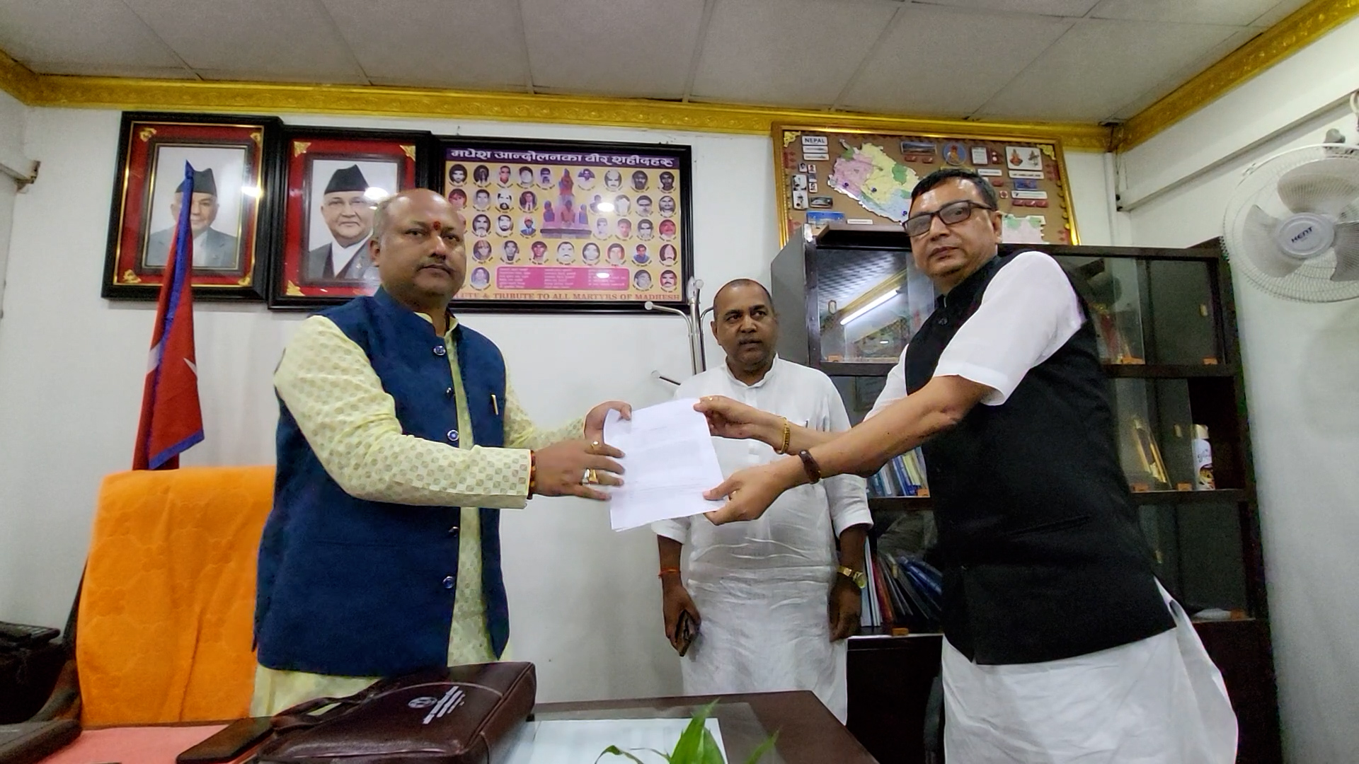 मधेश प्रदेशका विपक्षी दलहरुले बुझाए मुख्यमन्त्रीलाई ध्यानाकर्षण पत्र