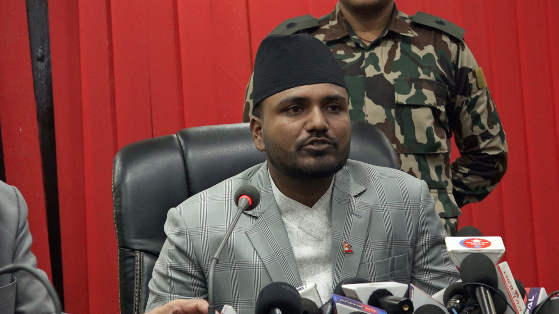 पदभर ग्रहणपछि स्वास्थ्यमन्त्रीले भने– समय खेर फाल्ने पक्षमा छैन