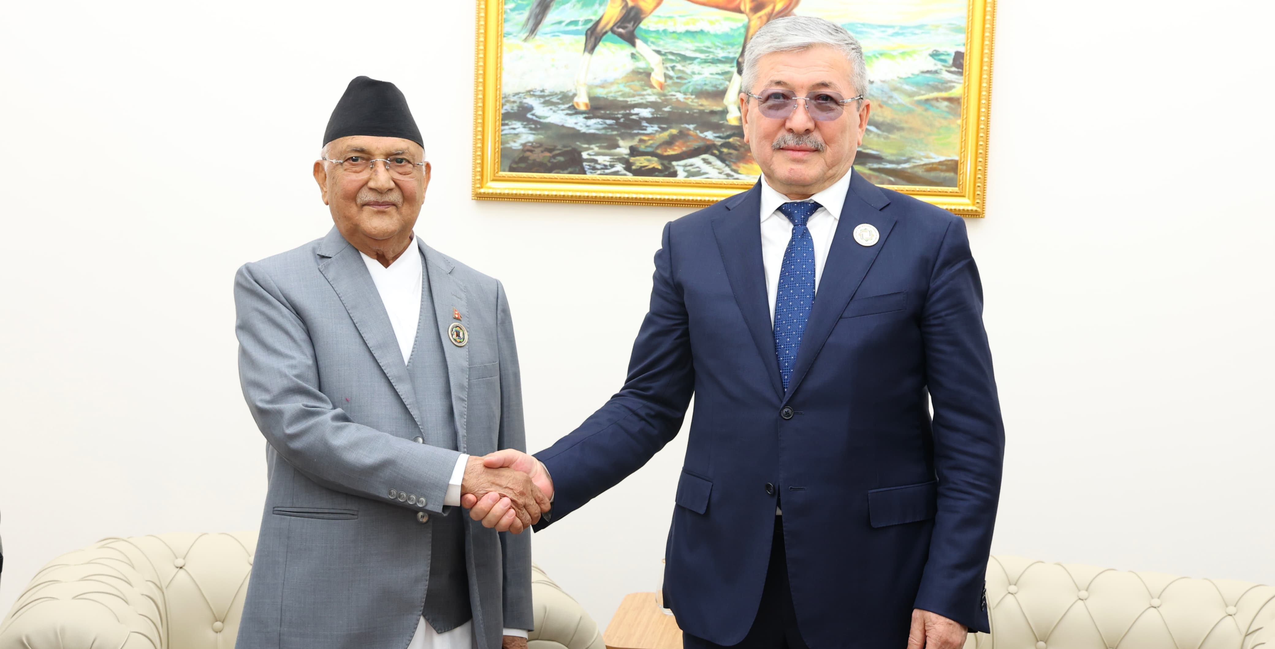 प्रधानमन्त्री ओली र किर्गिज गणतन्त्रका मन्त्रिपरिषद्का अध्यक्ष कासिमालिभबीच भेट 