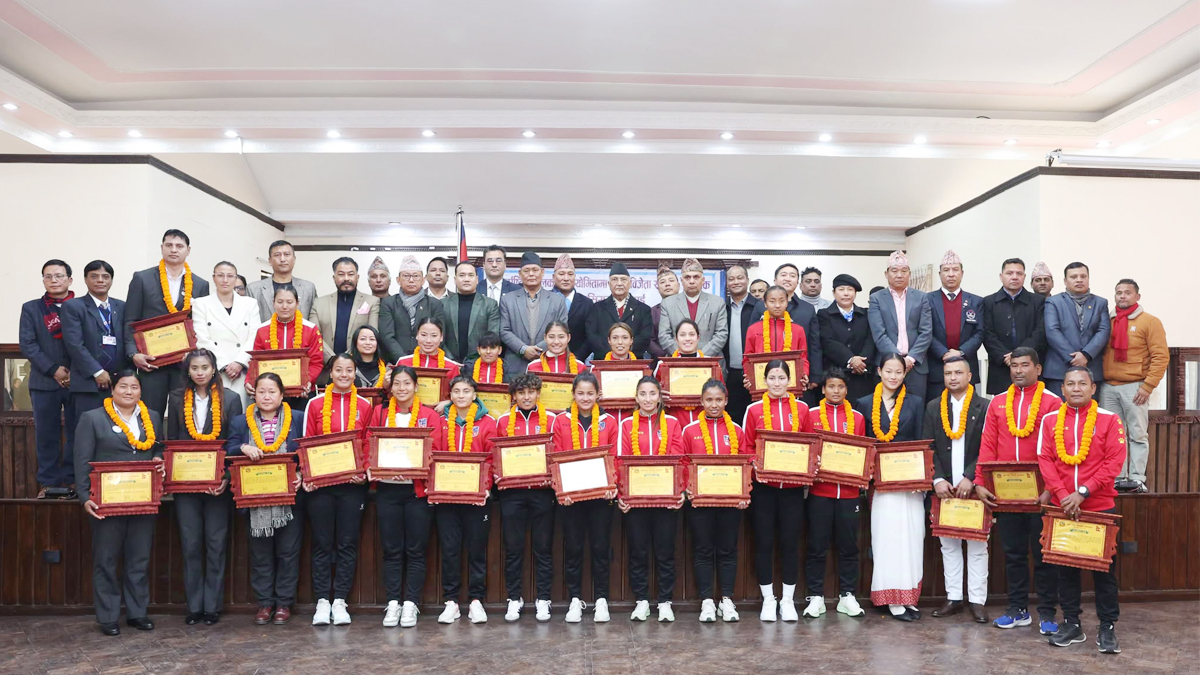 प्रधानमन्त्री ओलीद्वारा अन्तर्राष्ट्रिय पदक विजेता खेलाडीलाई पुरस्कार प्रदान