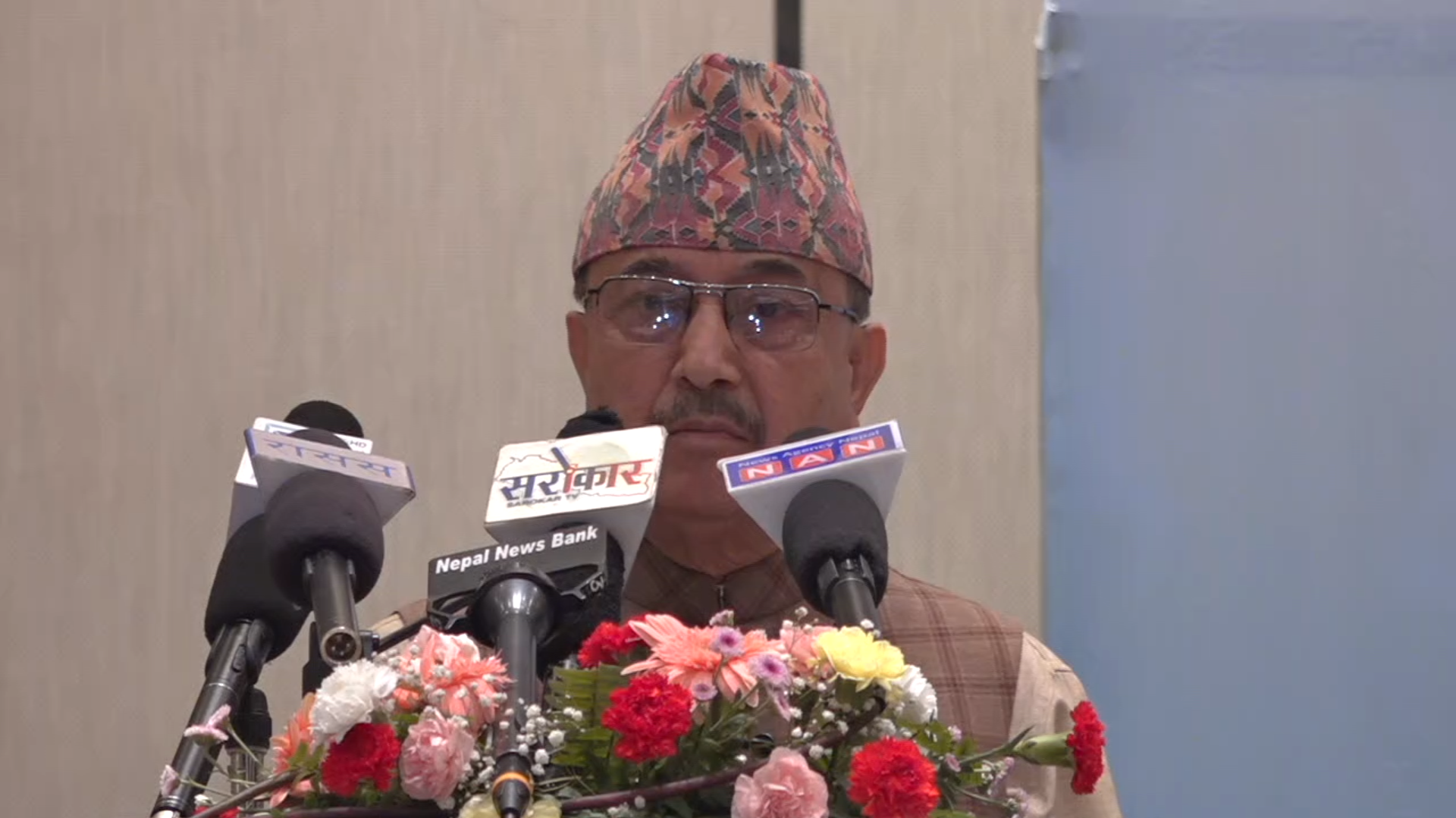 सेनाको ऐन र विधानभन्दा बाहिर गएर सरकारले कुनै काम गर्दैन : रक्षामन्त्री खड्का