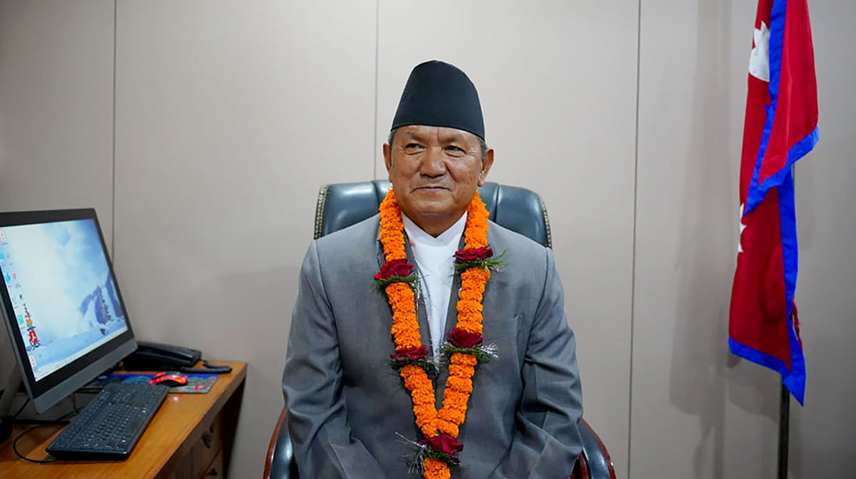 सञ्चारमन्त्री गुरुङद्वारा पदभार ग्रहण