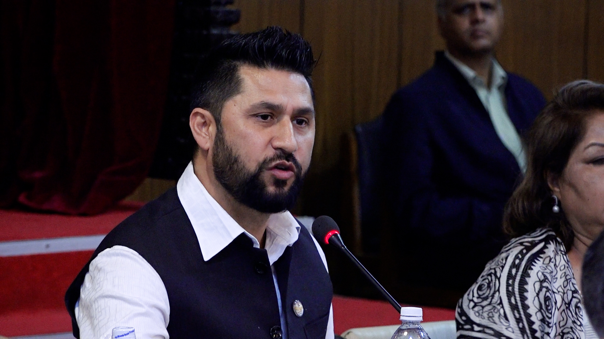 गाँजा खेती सम्भाव्यताबारे नियमावली बनाएर अध्ययन गर्छौं : गृहमन्त्री