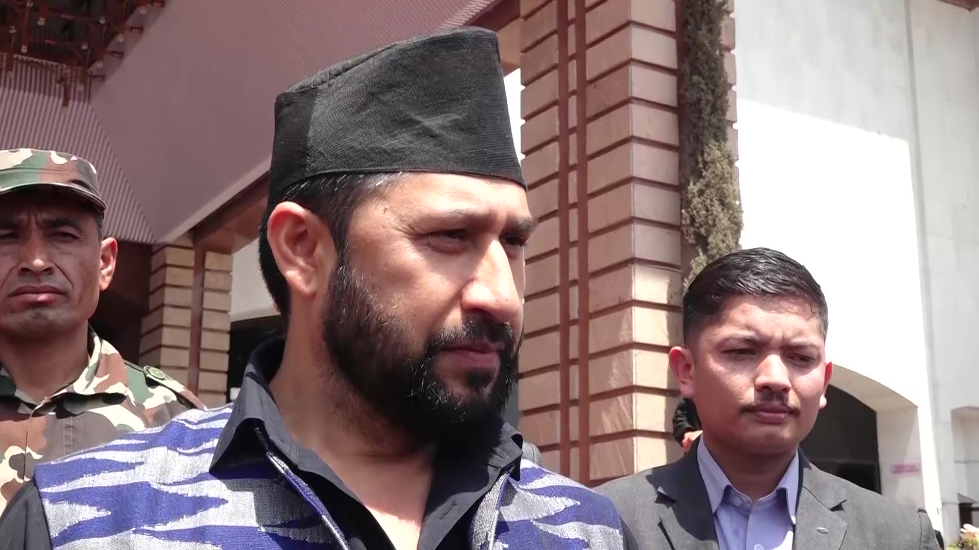 सदनमा उठेका विषयको जवाफ सदनमै उभिएर दिन पाउनुपर्छ : गृहमन्त्री लामिछाने