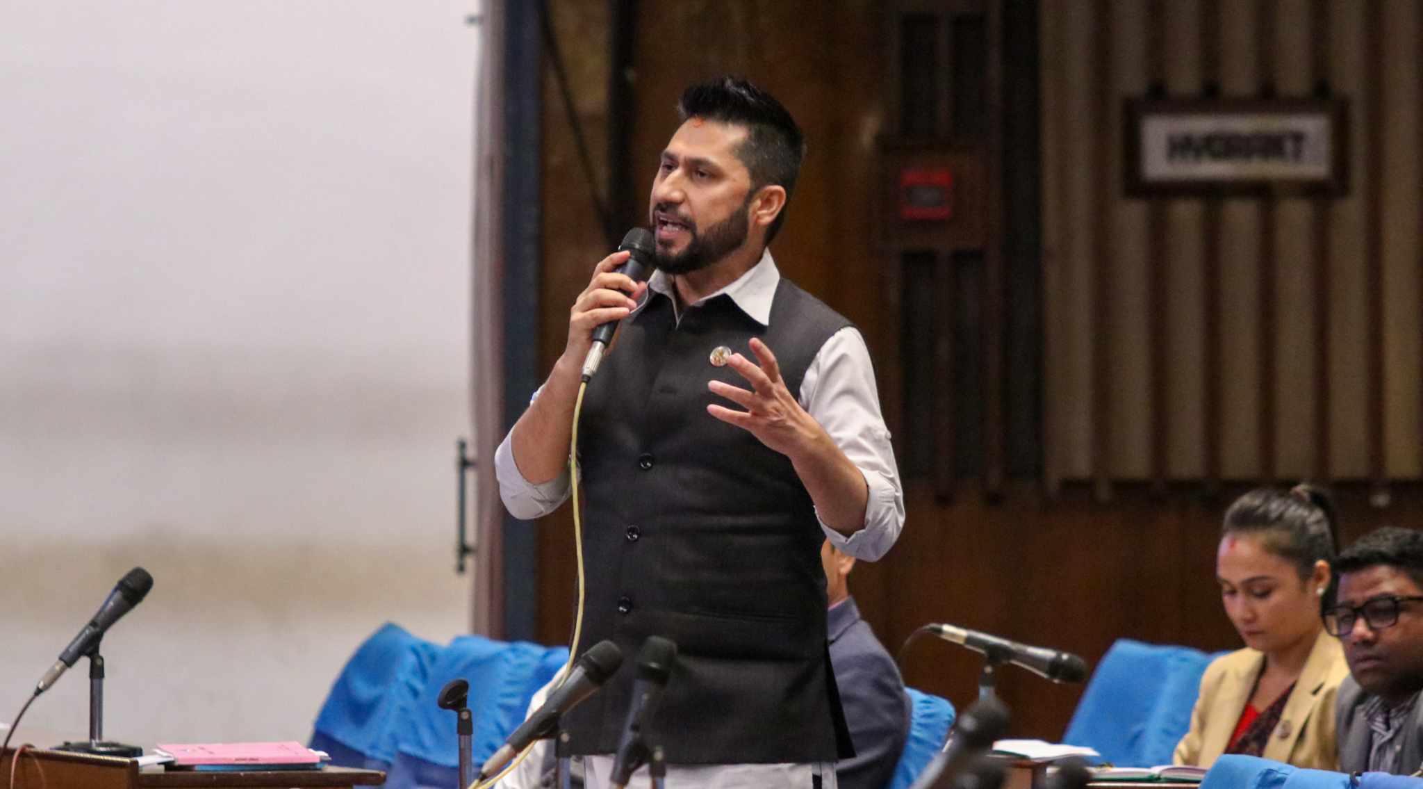 ‘ठूला दुई दलको मिलनले खतराको घण्टी बज्यो’