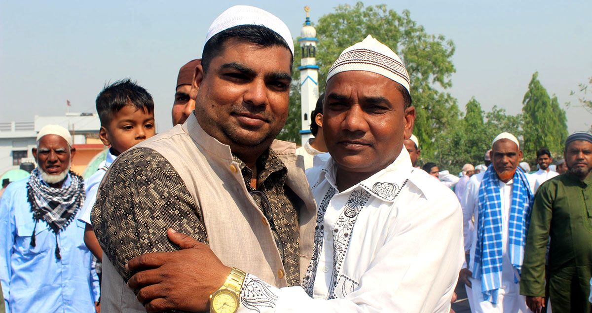 इदमा झुमेका इस्लाम धर्मावलम्बी