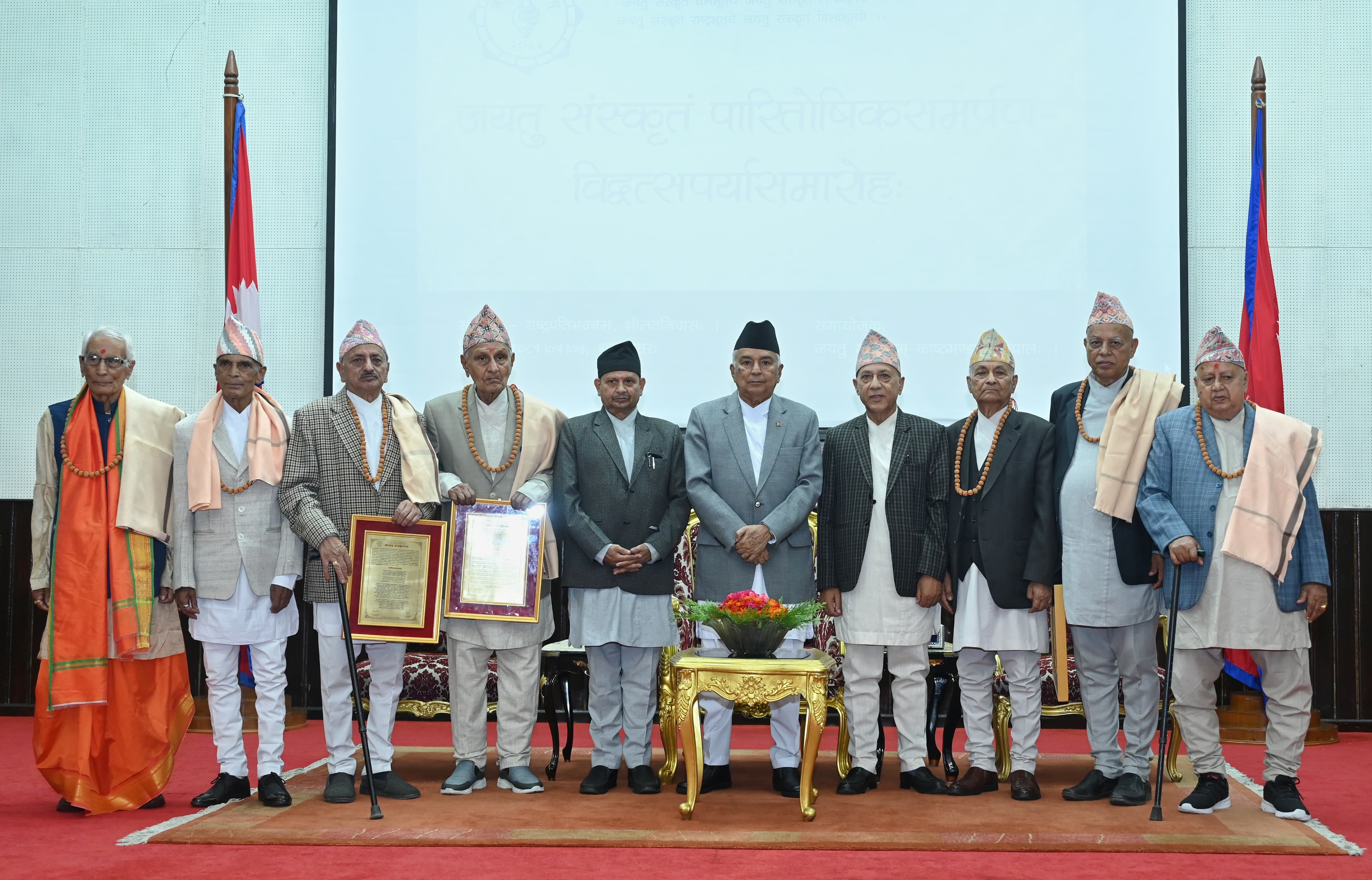सबै भाषाभाषीहरूलाई सम्मान गरे प्रत्येक भाषाको संरक्षण हुन्छ : राष्ट्रपति
