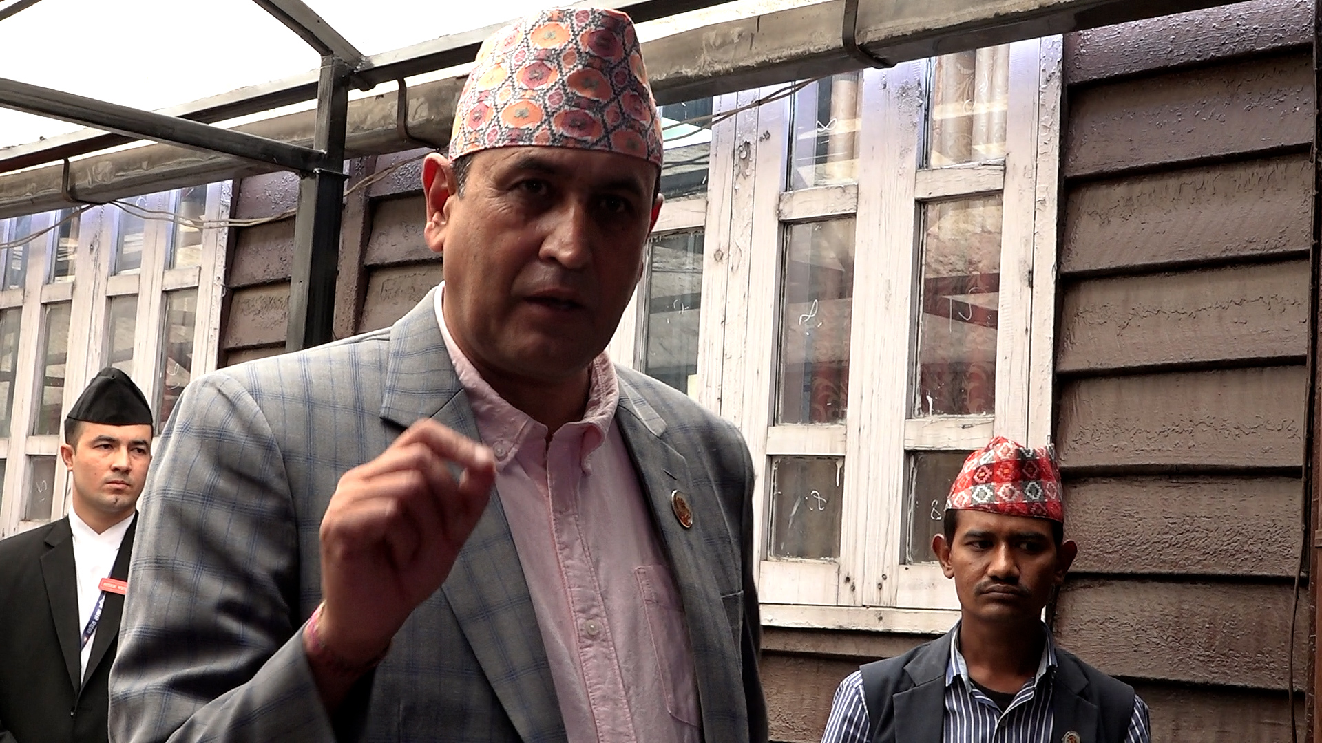 रामहरि खतिवडामाथि राजीनामाको दबाब