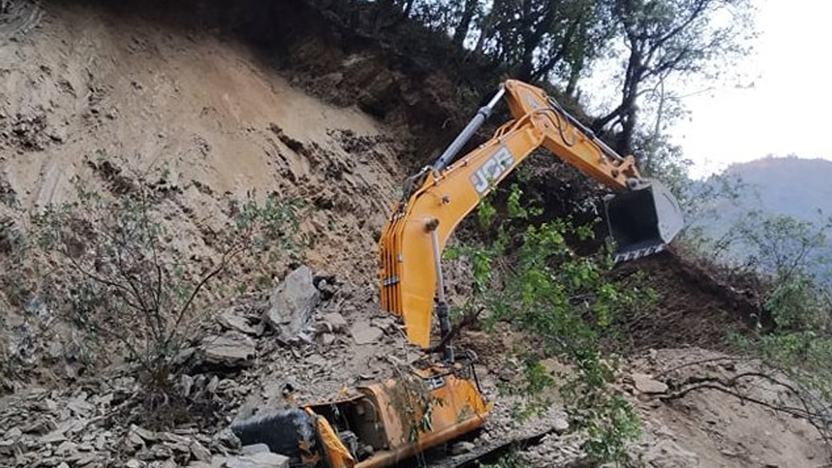 धादिङबेसी-रुवीभ्याली जोड्ने मुख्य मार्ग दुई सातादेखि अवरुद्ध