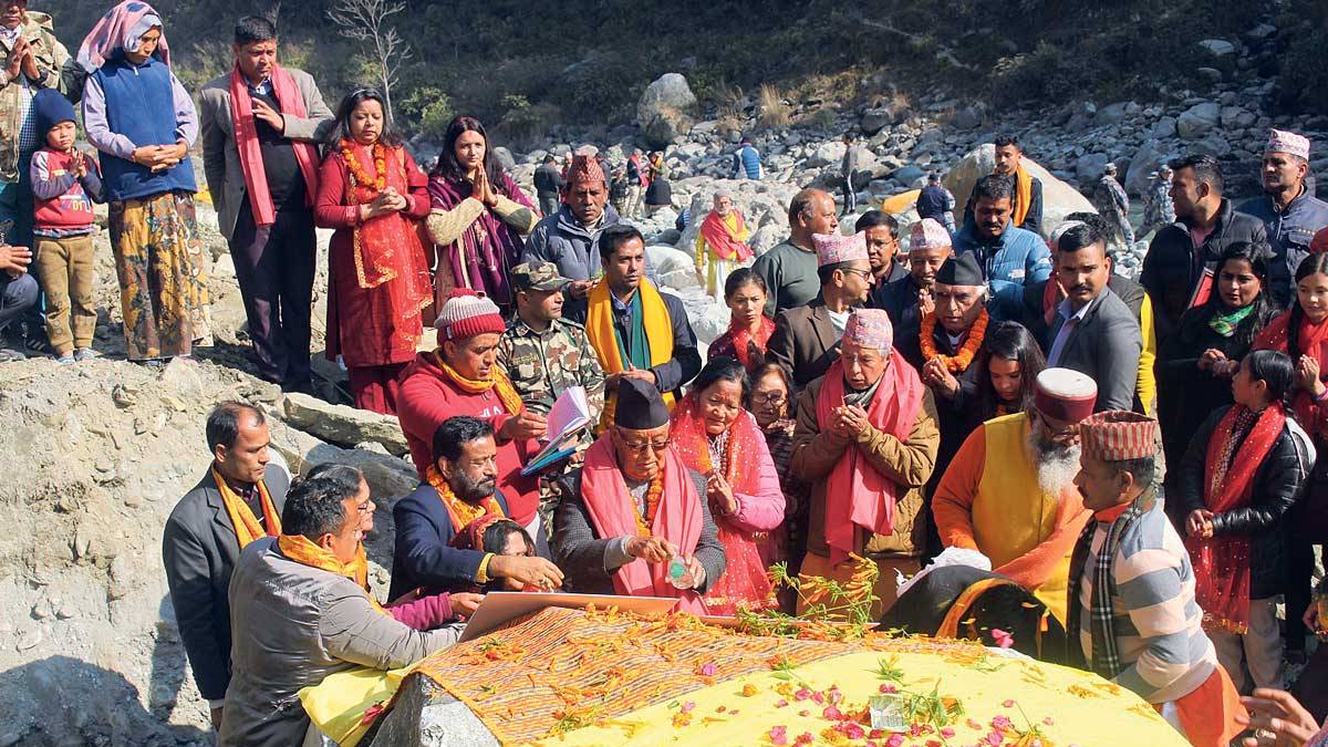 श्रीरामको मूर्तिका बनाउन कालीगण्डकीबाट शिला निकालियो
