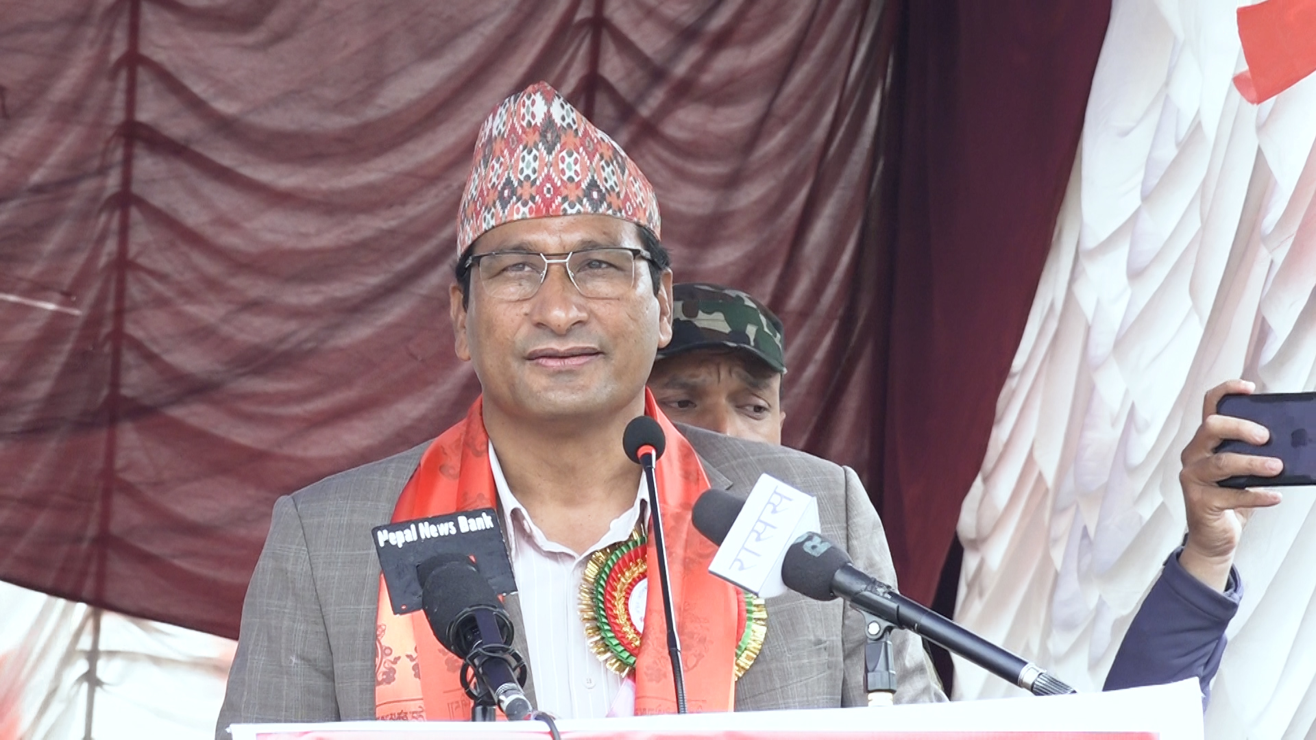 विश्वविद्यालयलाई ज्ञान उत्पादन गर्ने केन्द्रका रुपमा विकास गरौं : मन्त्री बस्नेत