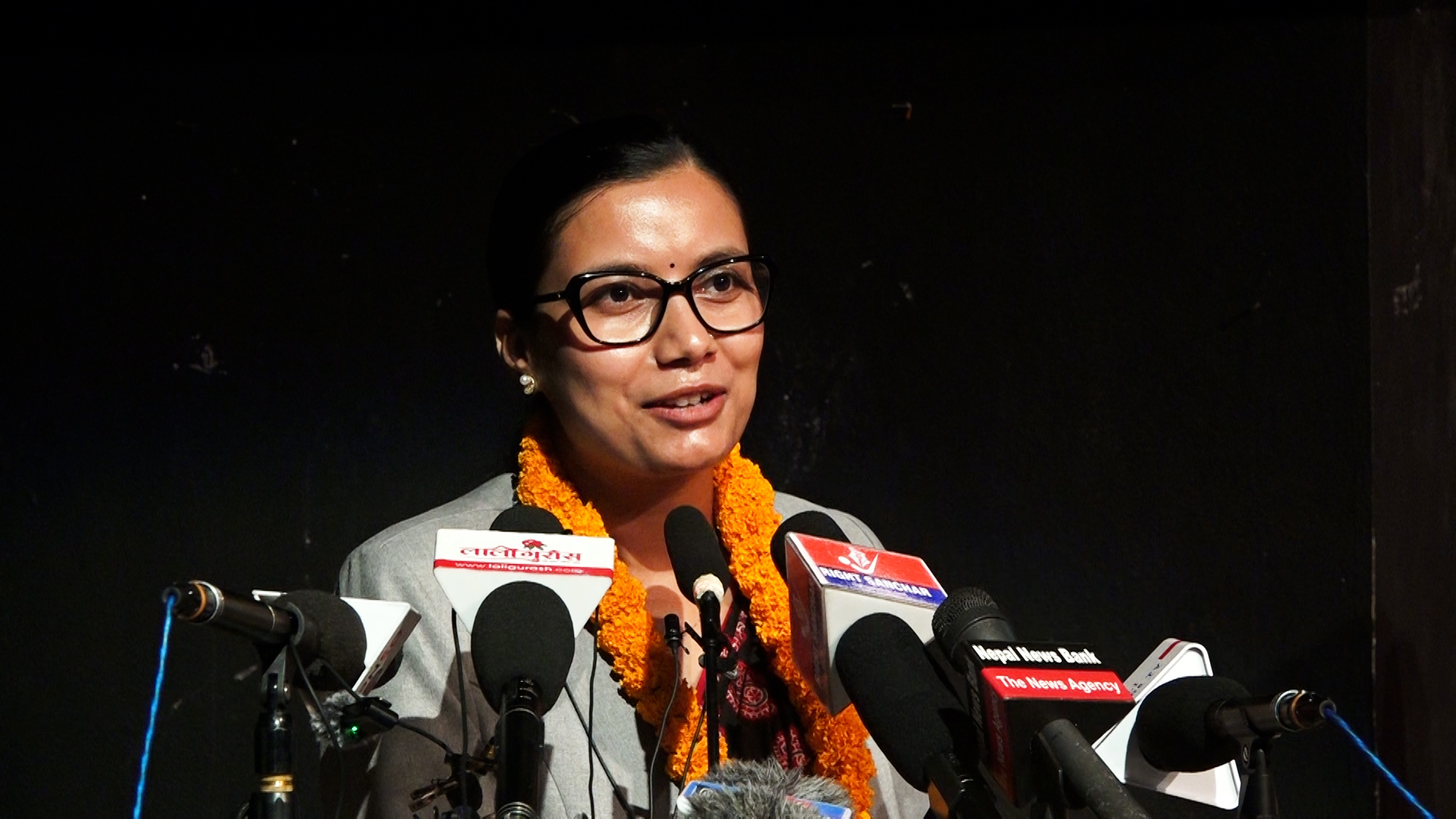 ‘संचारमाध्यमहरूले समाजलाई जोड्ने होइन तोड्न थालेको छ’