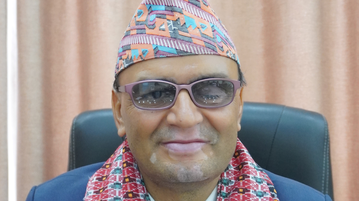 महानिर्देशक रिजालमाथि कार्यालयमै कालोमोसो