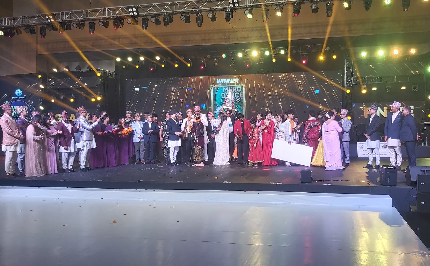 प्रथम गुरुङले जिते मेरो भ्वाइस युनिभर्स, मेरो डान्स युनिभर्स रिस्ता गुरुङ घोषित