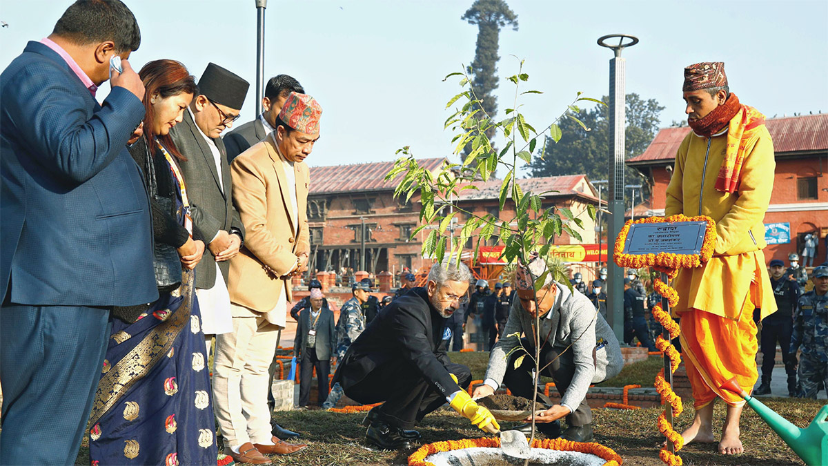 भारतीय विदेशमन्त्री जयशंकरले गरे पशुपतिमा पूजाआज र वृक्षरोपण