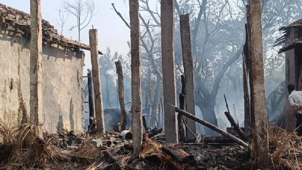 डढेलो गाउँमा सल्किँदा गुल्मी, अर्घाखाँची र नवलपरासीमा ६० भन्दा धेरै घरगोठ जले