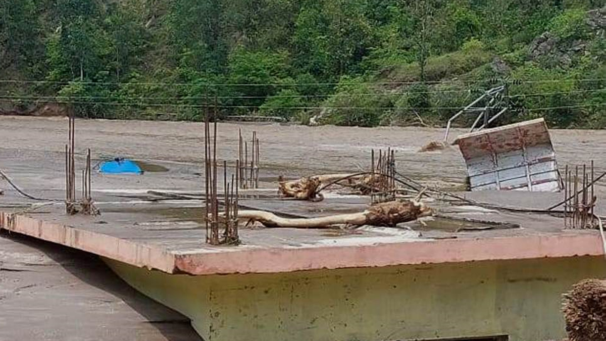 बाढीले सवाखोला लोहाकोट विजुवापानी आयोजना बगायो