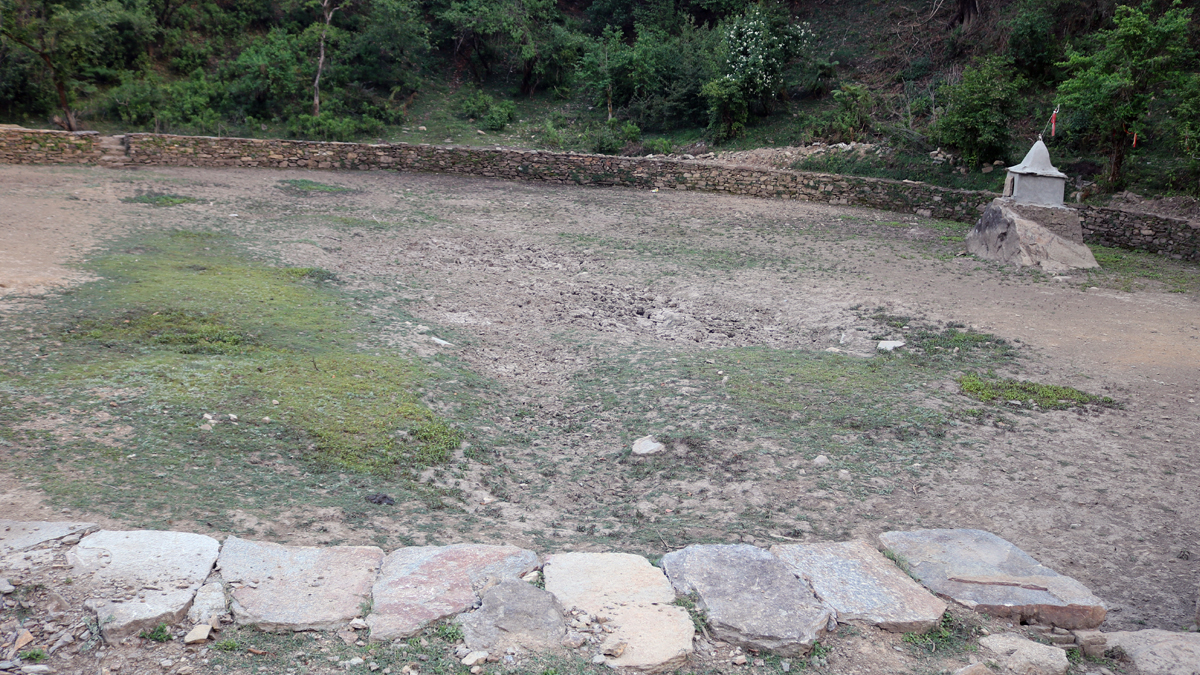 पानीका मूल फुटाउन ‘रिचार्ज’ पोखरी निर्माण