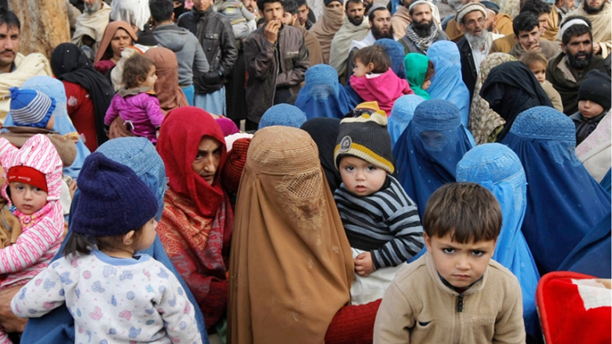 इरानबाट २ हजार १०६ अफगान शरणार्थी स्वदेश फर्किए