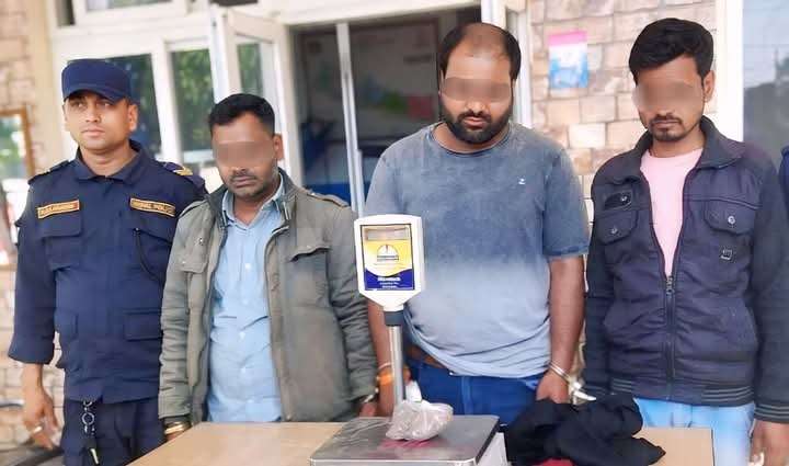 ब्राउन सुगर सहित तिन भारतीय नागरिक पक्राउ