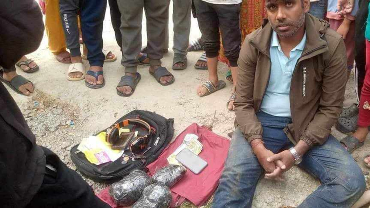 ७ केजी चाँदीका सामानसहित एक भारतीय पक्राउ
