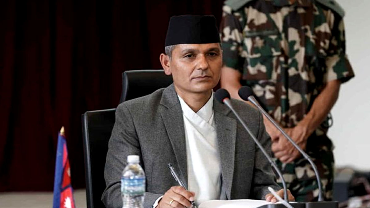 गृहमन्त्री अर्यालको पहिलाे निर्णय- जेनजी आन्दोलन शहीदकाे सम्मानमा राष्ट्रिय झण्डा झुकाउने र शोक दिवस मनाउने