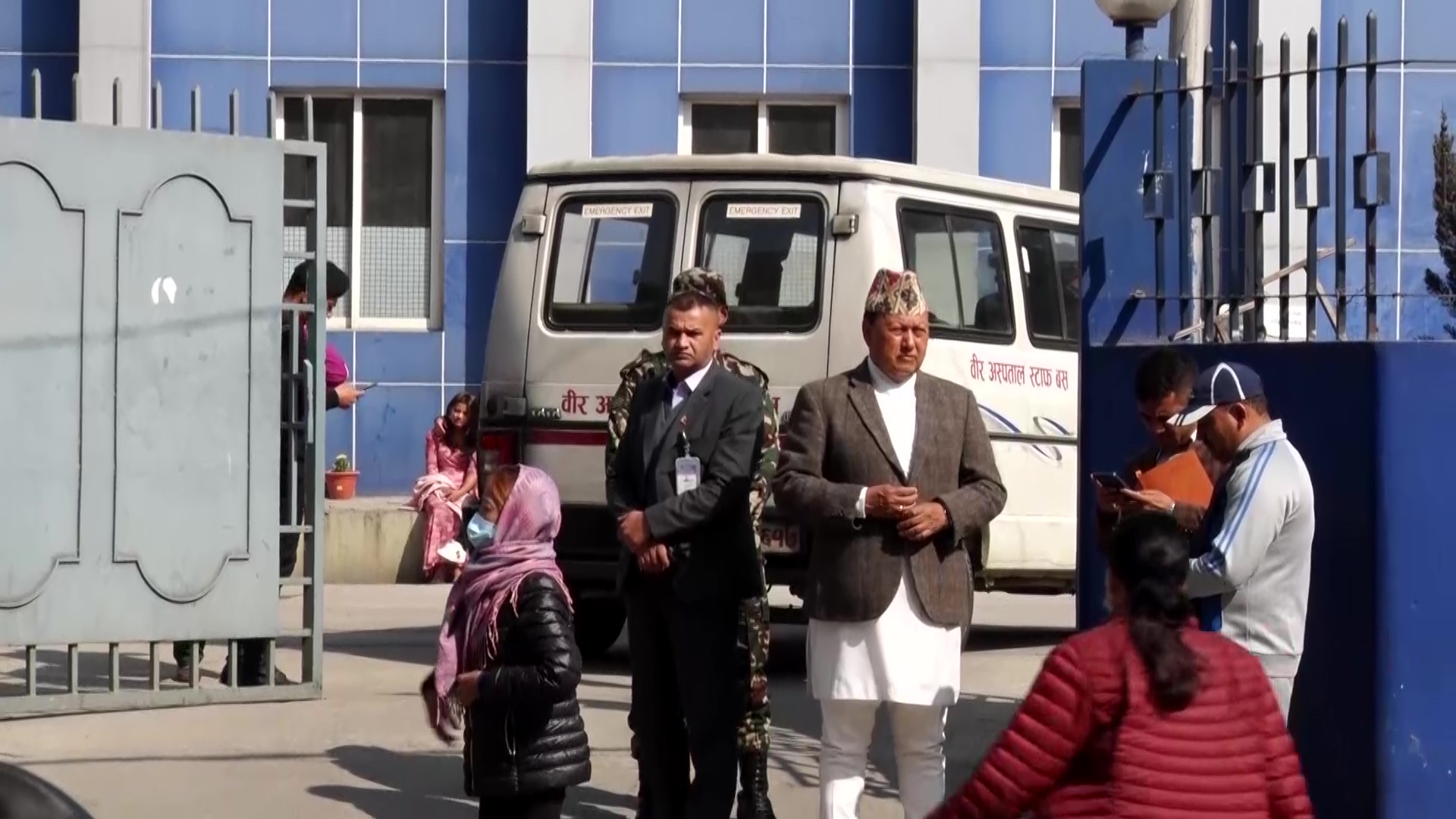 म्याद गुज्रेको औषधि भेटिएपछि दुईवटा फार्मेसी बन्द