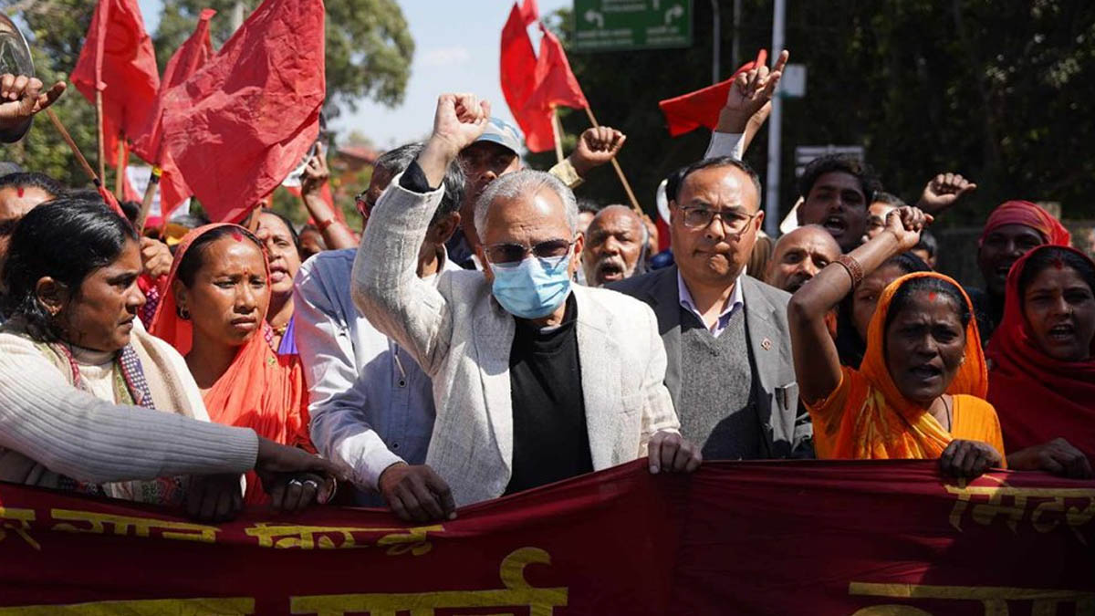 डा. बाबुराम भट्टराई मिटरब्याज पीडितको मार्चपासमा