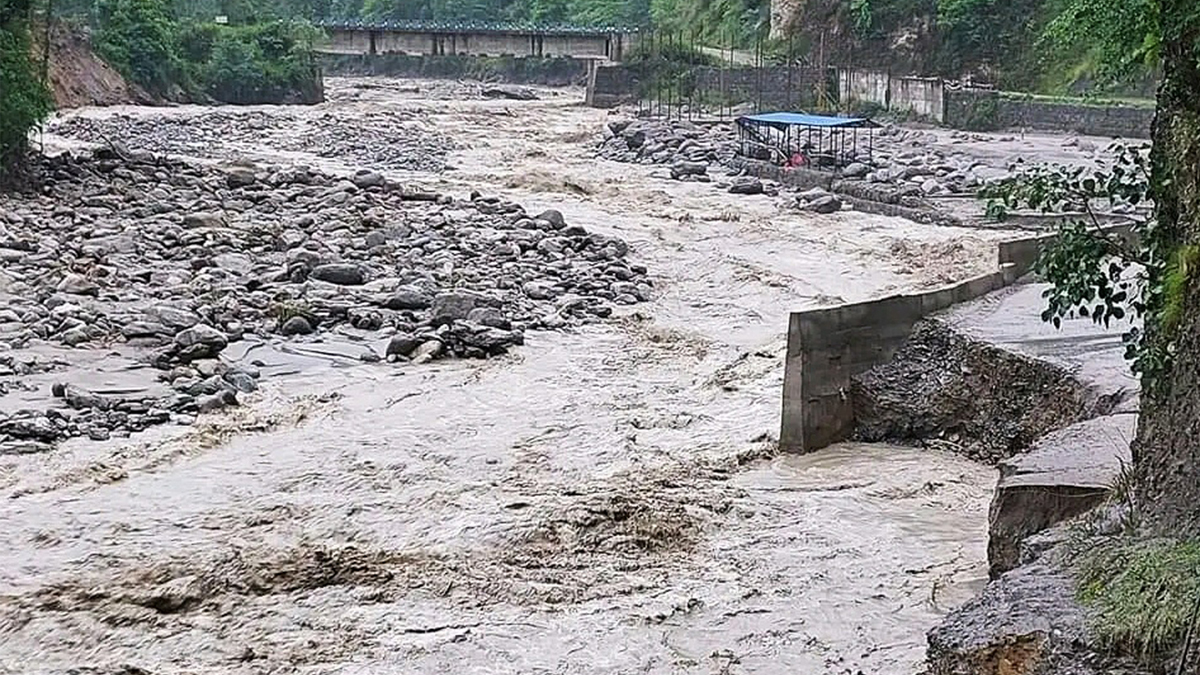 अढाइ वर्षकी छोरीसहित एक परिवार पाँच दिनदेखि ओडारमा