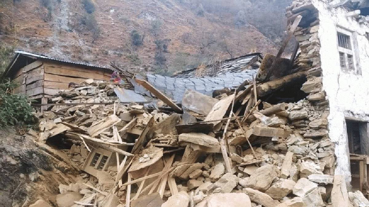 बाजुराकाे बिच्छयाँ केन्द्रविन्दु भएर गएकाे भूकम्पले बझाङका दर्जनाैं घरहरूमा क्षति