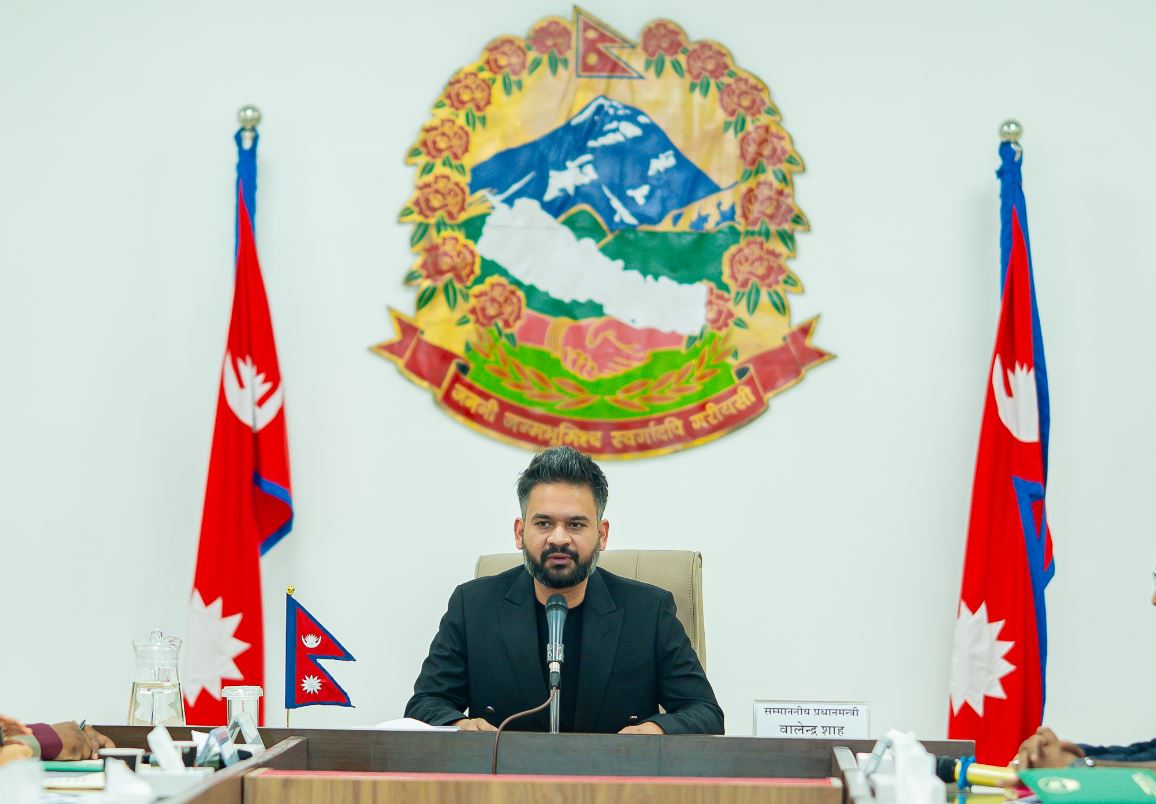 प्रधानमन्त्रीले विभिन्न देशका राजदूतहरूसँग सामूहिक भेट गर्दै