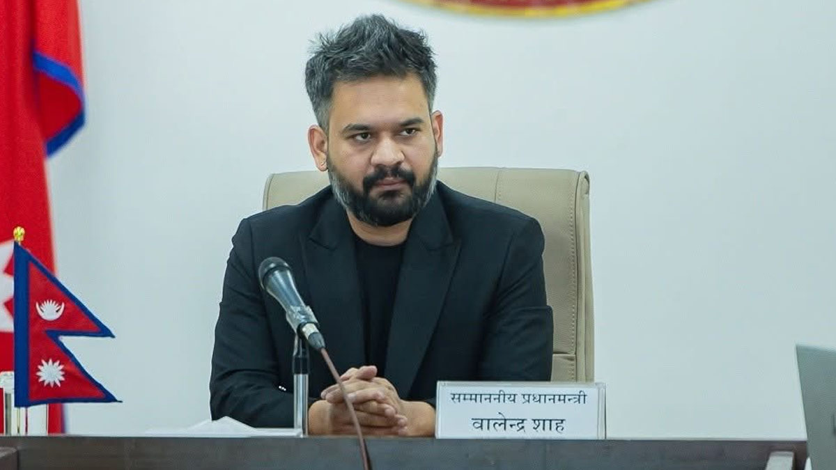 साहको बर्खास्तीपछि प्रधानमन्त्री आफैंले राखे श्रम मन्त्रालयको जिम्मेवारी