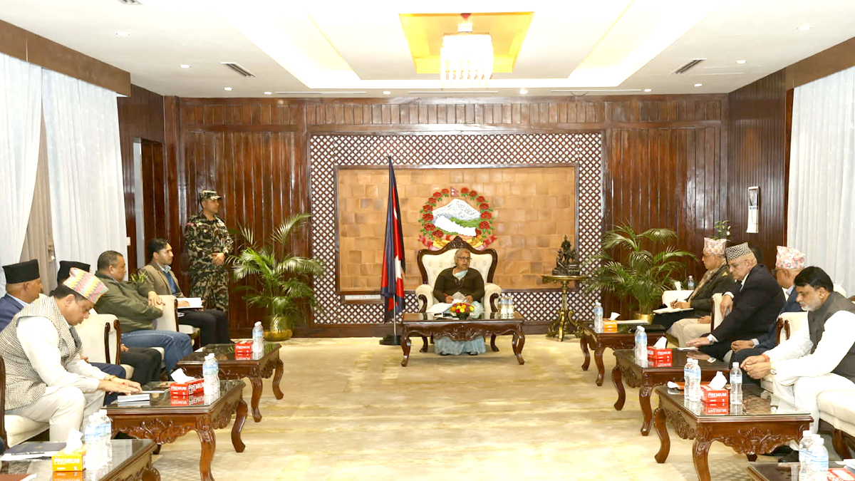 प्रधानमन्त्री र सातै प्रदेशका मुख्यमन्त्रीबीच छलफल