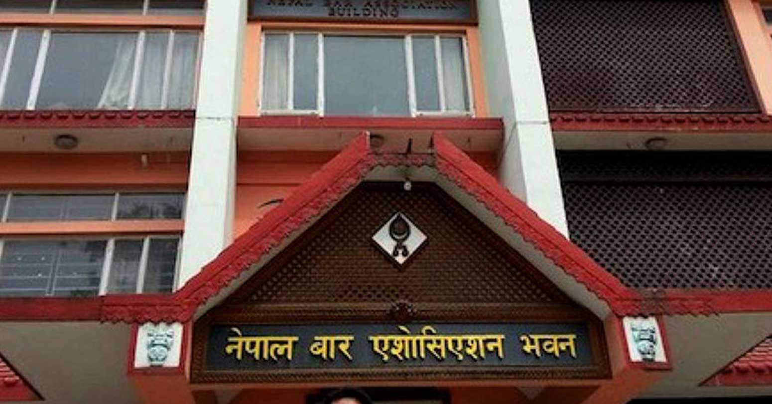 ध्वस्त नेपाल बार परिषरमा भेटिए तोपका गोला र घातक हतियार  