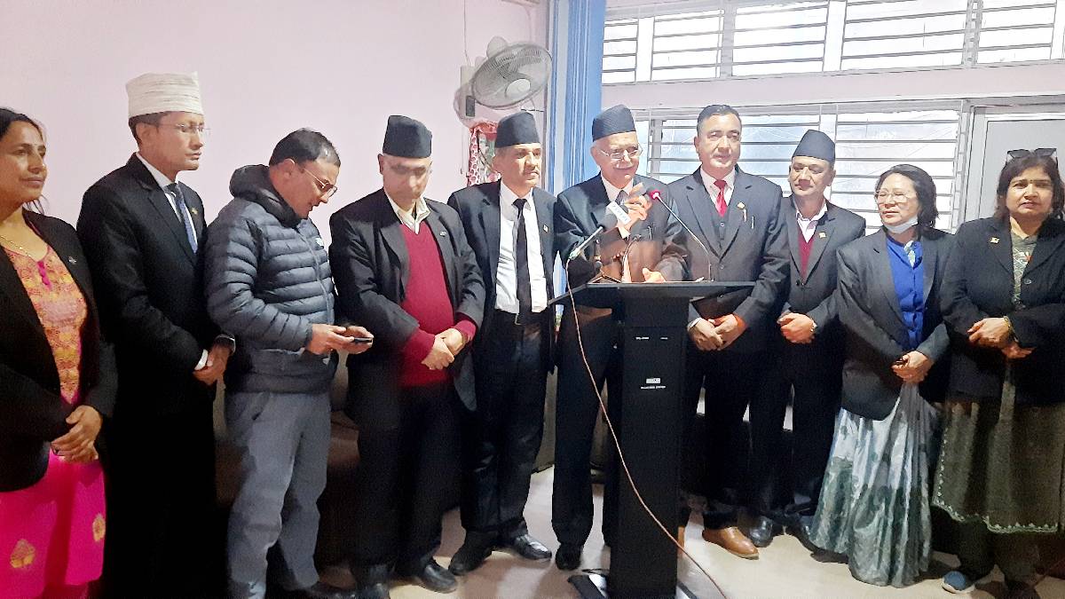 पूर्वप्रधानन्यायाधीशलाई राष्ट्रपति वा उपराष्ट्रपति नबनाउन सर्वोच्च बारको ध्यानाकर्षण