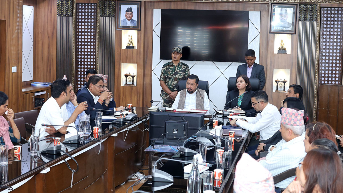चिलिमेमा सम्पर्कविहीनको खोजी अन्तिम सम्भावनासम्म जारी राख्छौँ : मन्त्री श्रेष्ठ